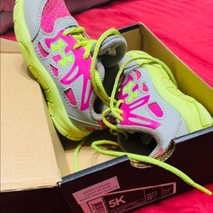 UA Engage-Infant/Toddler sz 5